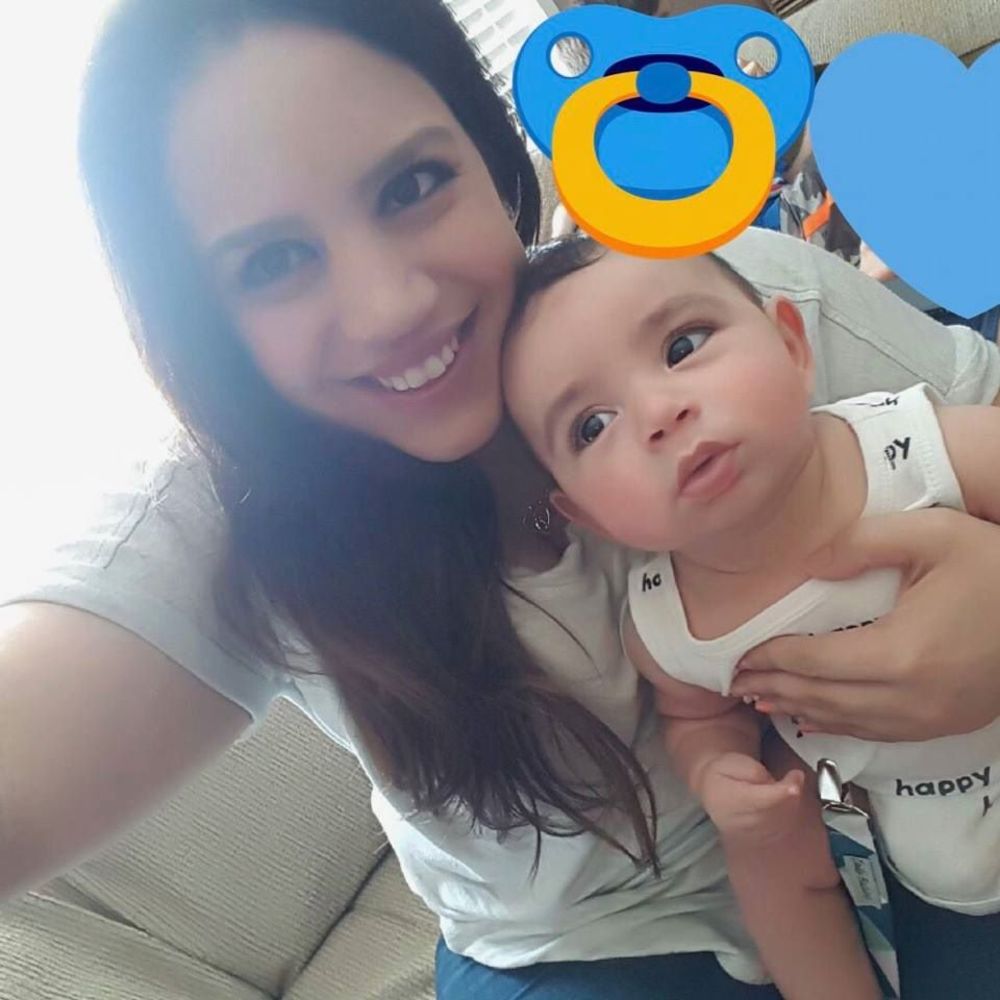 Meet your Posher, Yoli